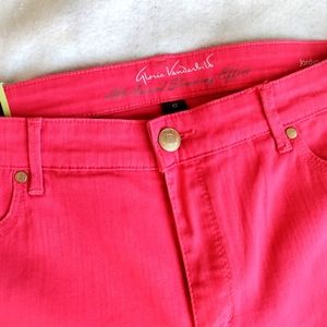 Gloria Vanderbilt Capris size 12